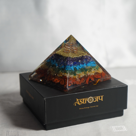 7 Chakra Orgone Pyramid – Energy Balance & Positive Vibes Generator